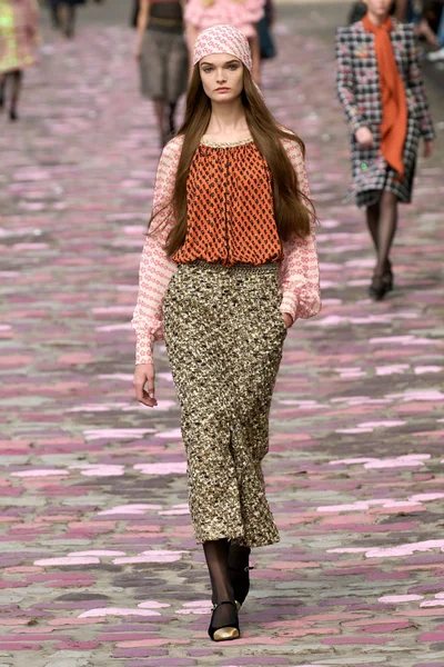 Look 24